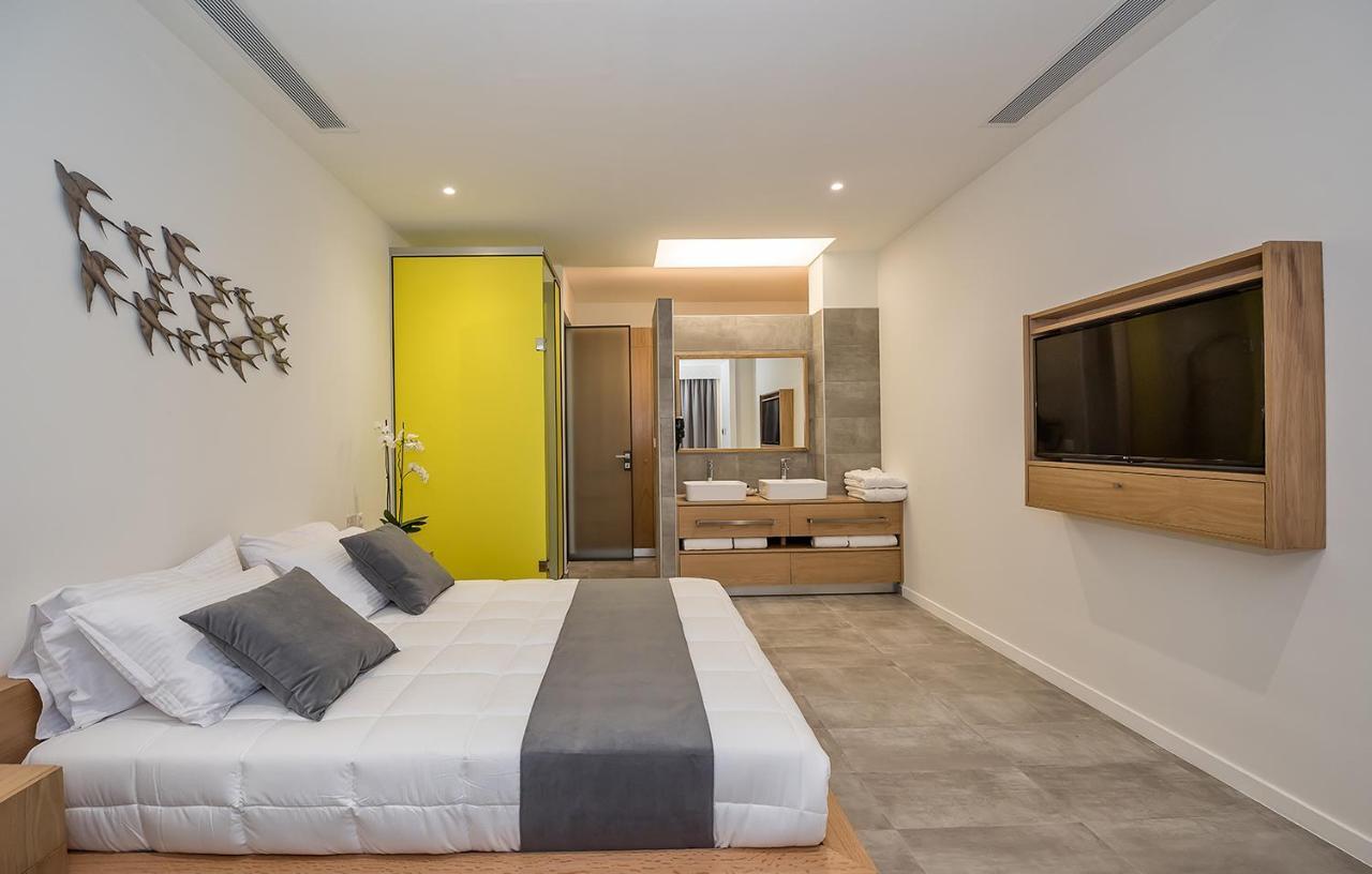 Lilium Luxury Suites Agia Marina  Exterior photo