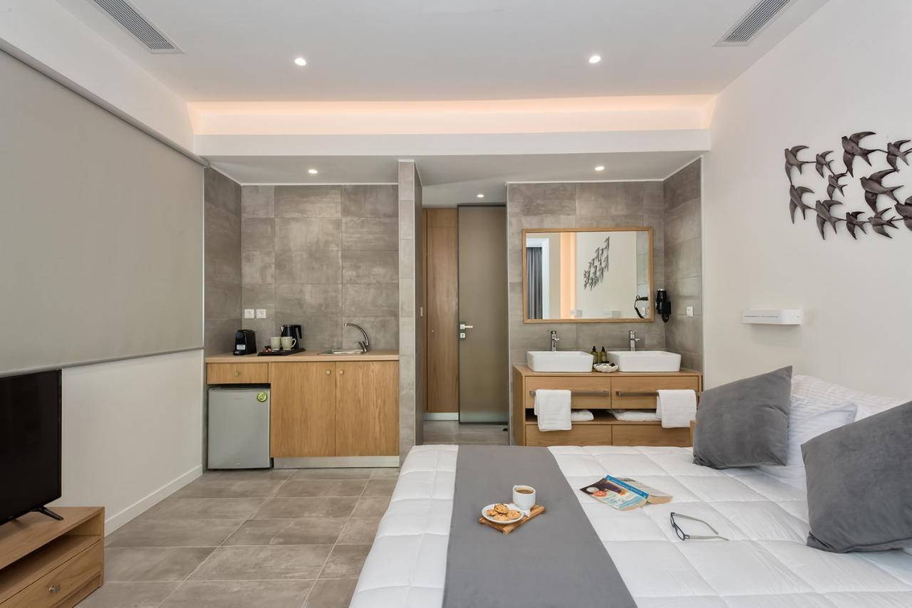 Lilium Luxury Suites Agia Marina  Exterior photo