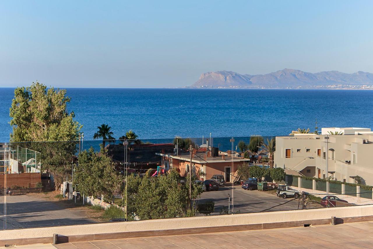 Lilium Luxury Suites Agia Marina  Exterior photo