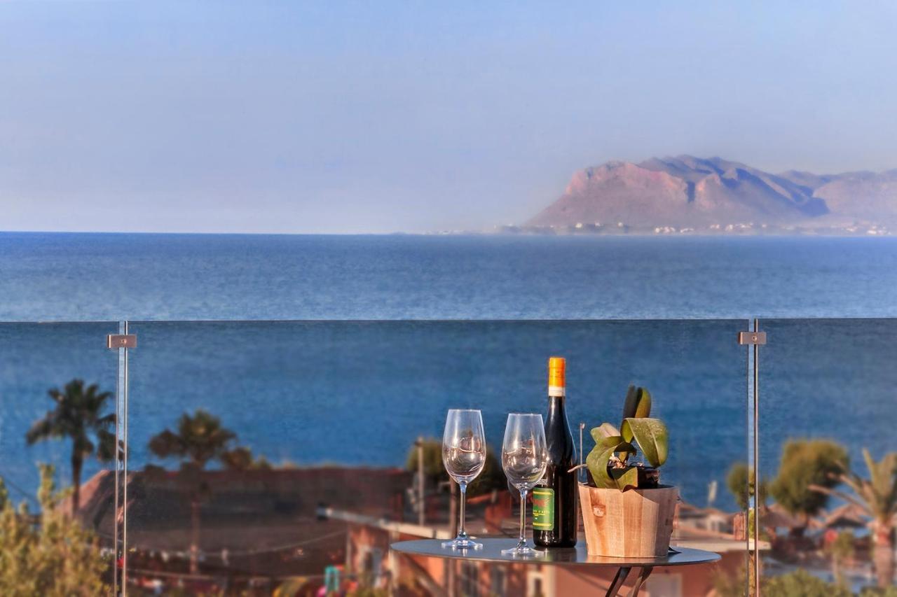 Lilium Luxury Suites Agia Marina  Exterior photo