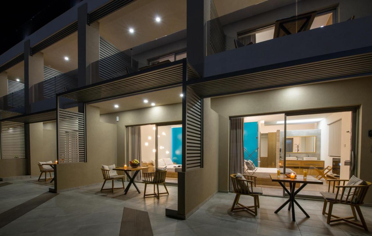 Lilium Luxury Suites Agia Marina  Exterior photo