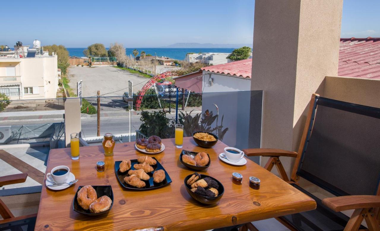 Lilium Luxury Suites Agia Marina  Exterior photo