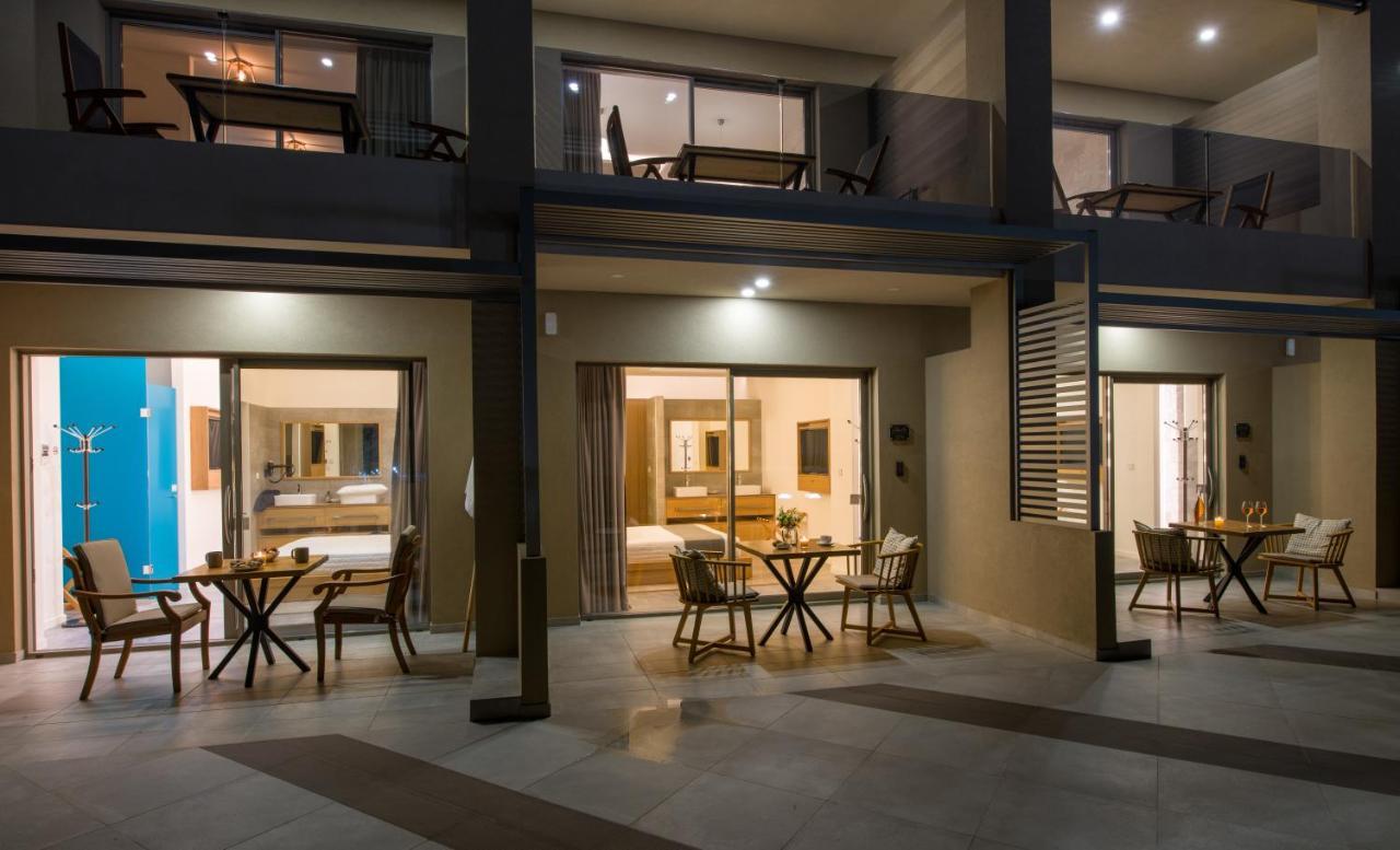 Lilium Luxury Suites Agia Marina  Exterior photo